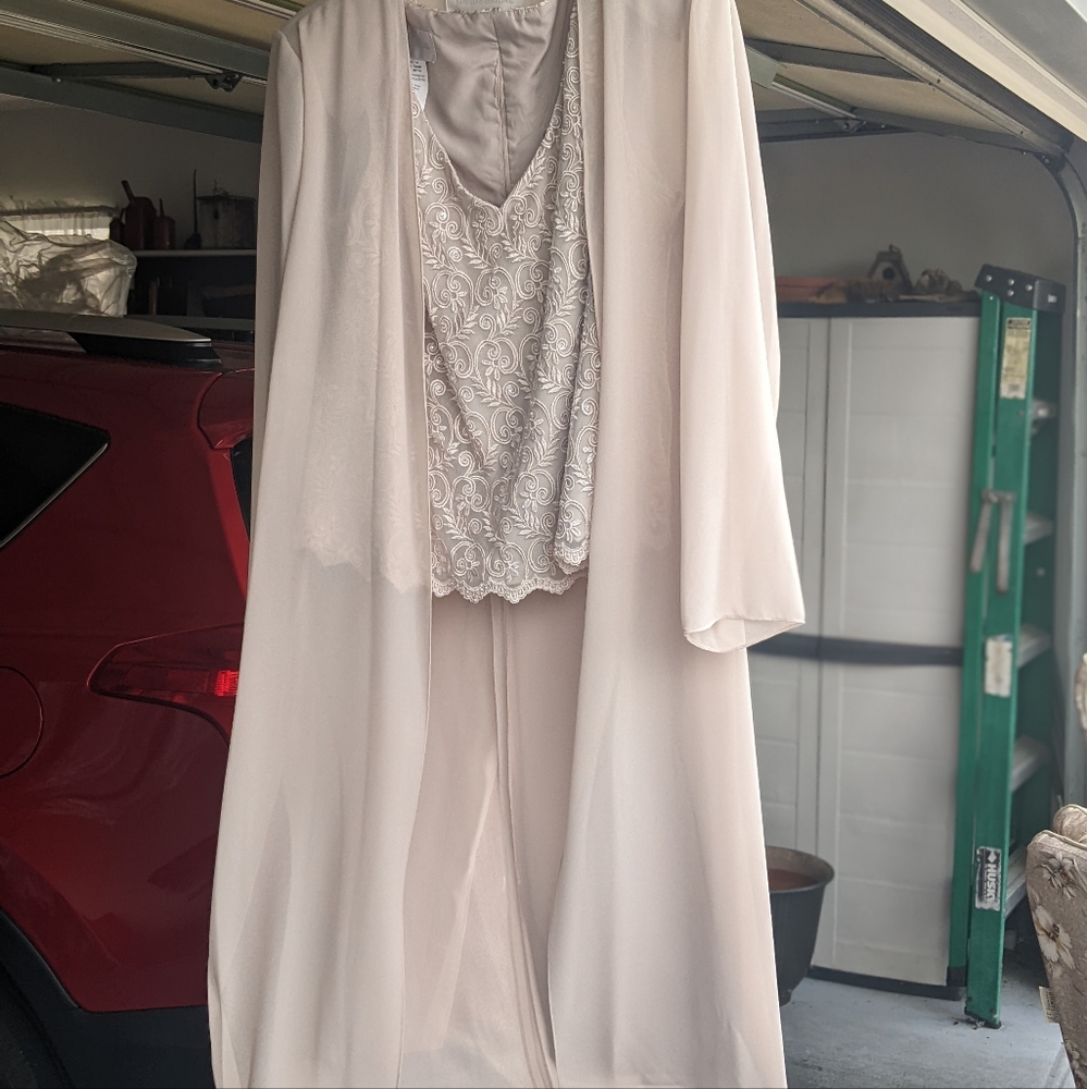 David's Bridal Size 18